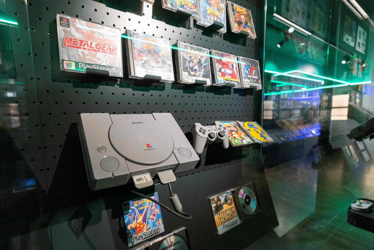 Gamers Feel Betrayed as Sony Ends Physical Game Disc Production