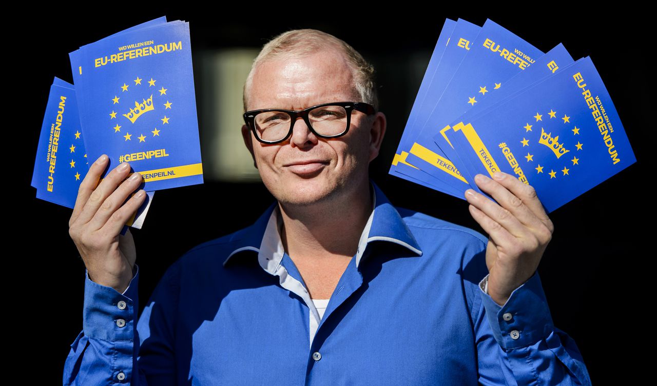 GeenPeil wist onder leiding van Jan Roos ruim meer dan de benodigde 300.000 handtekeningen op te halen om een referendum over het associatieverdrag af te dwingen.