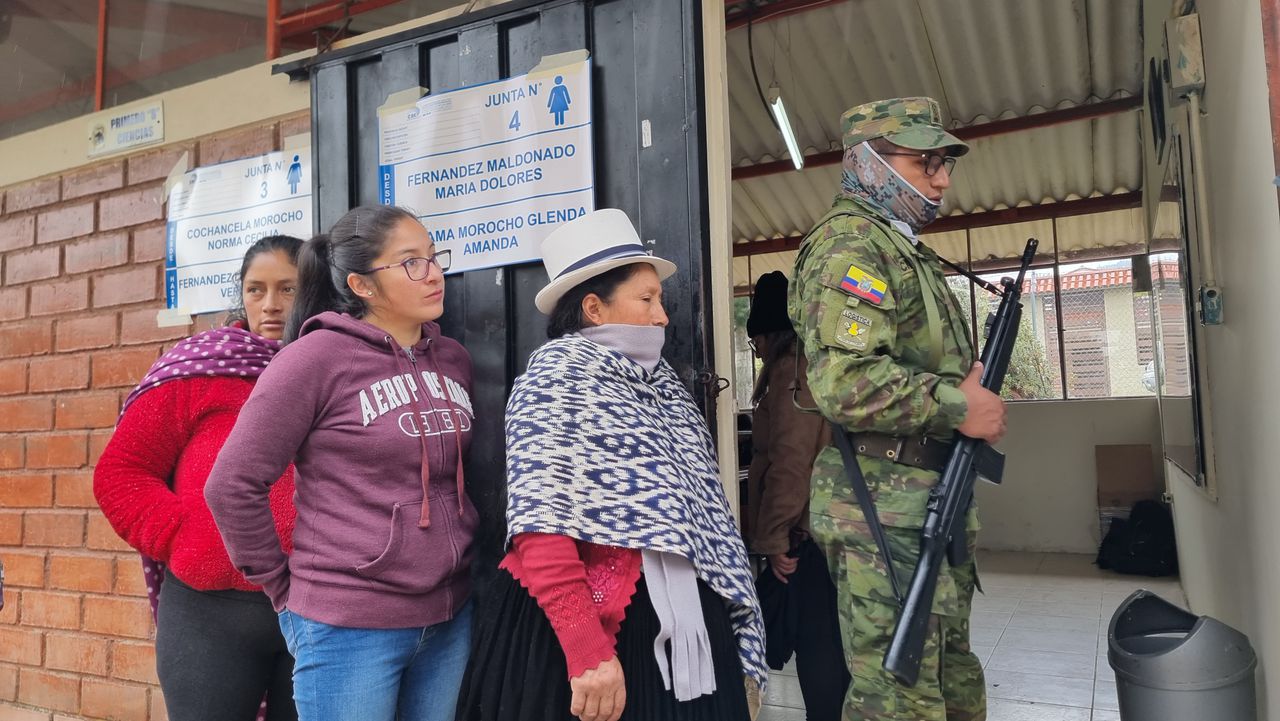 Geen winnaar bij eerste ronde presidentsverkiezingen Ecuador 