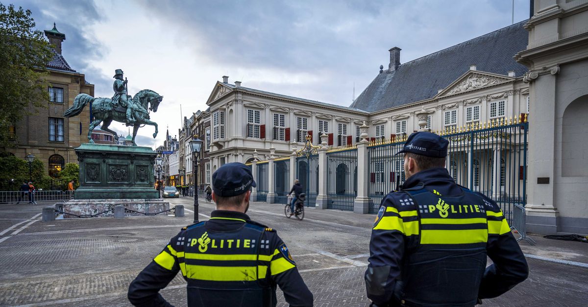 Corona-maatregelen in Nederland scherper! 3 mensen bij elkaar: Boete!