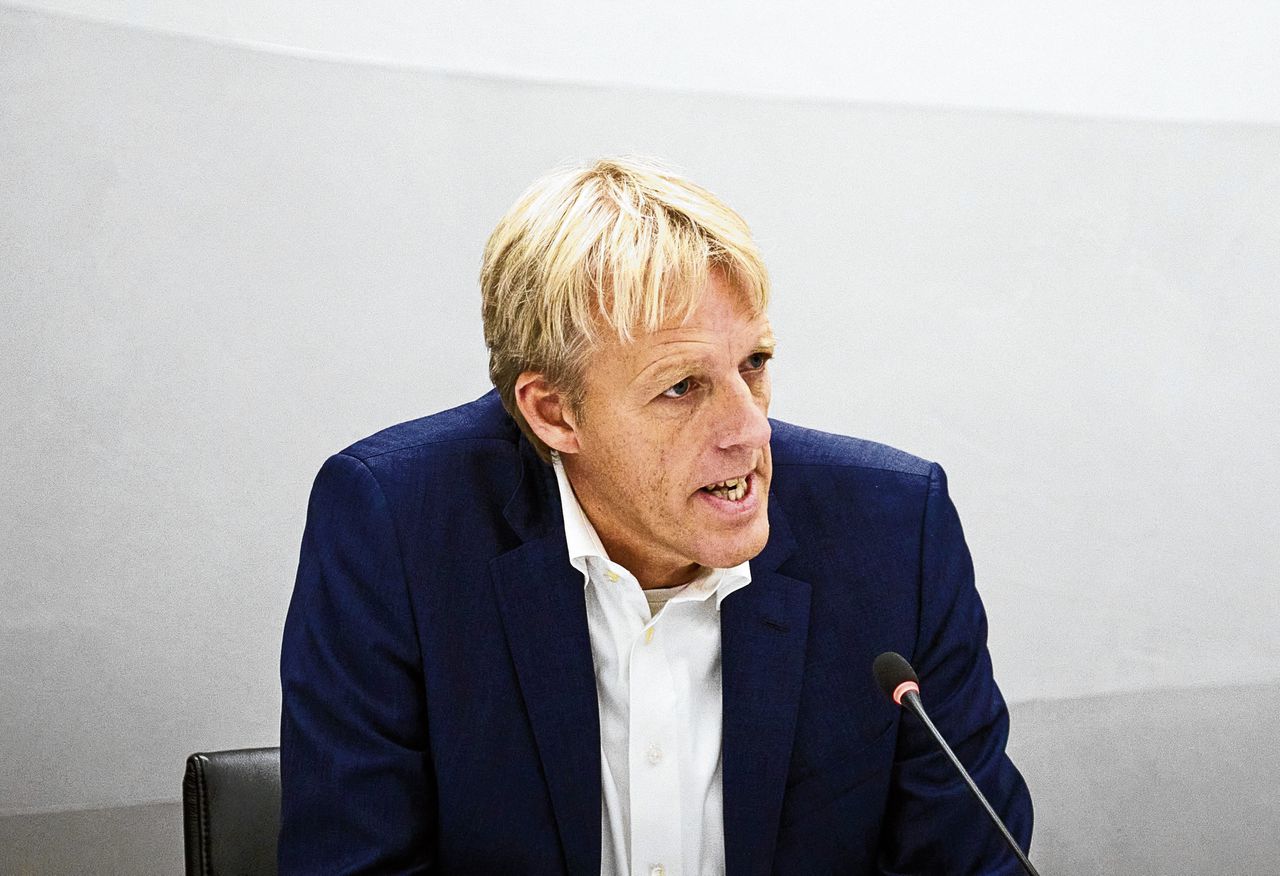 Johan Atema, directeur van de NAM, donderdag tijdens de hoorzitting in de Tweede Kamer.