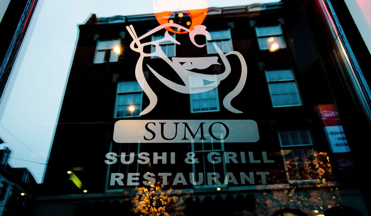 Filiaal in Den Haag van de in opspraak geraakte sushirestaurantketen Sumo.