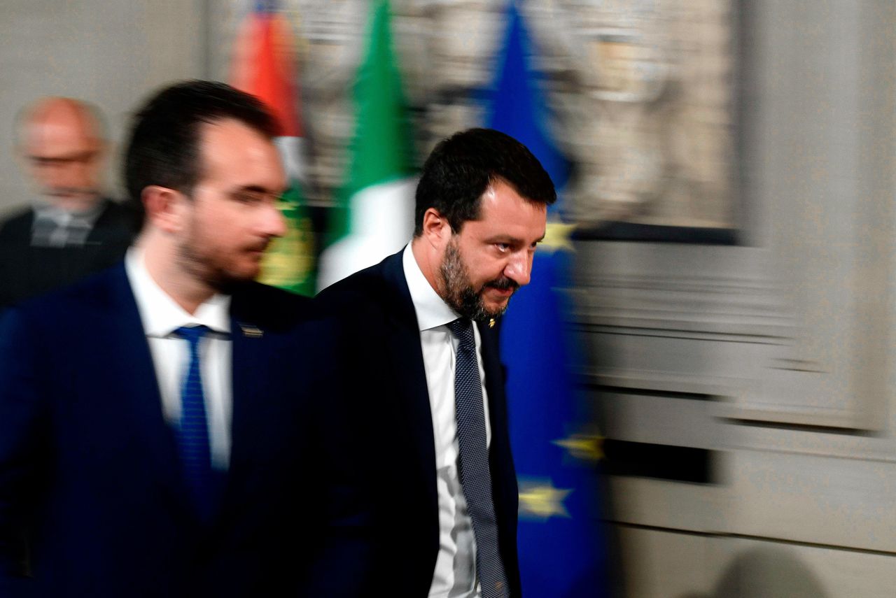 Lega-leider en scheidend minister van Binnenlandse Zaken Matteo Salvini (rechts), woensdag na een ontmoeting met de Italiaanse president Mattarella