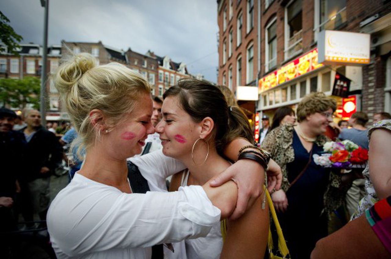 Lesbian dating amsterdam