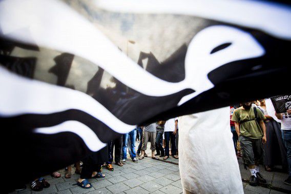 Pro IS-demonstranten tijdens een protest in de Haagse Schilderswijk vorige maand.
