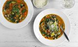 Minestrone, om mijn diepgewortelde liefde voor goedgevulde maaltijdsoepen te tonen