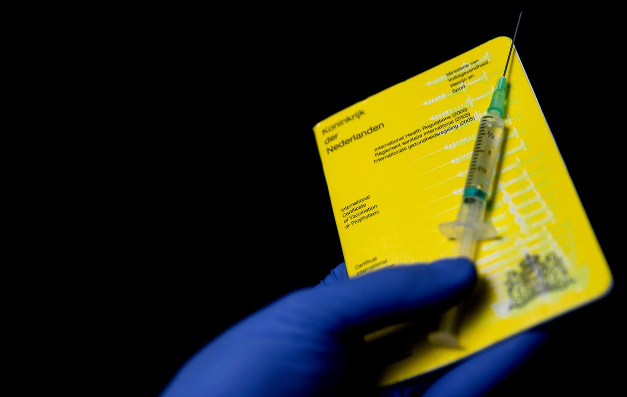 Vanaf maandag wordt bij alle GGD's een stempel gezet in het gele boekje, als de gevaccineerde daarom vraagt.