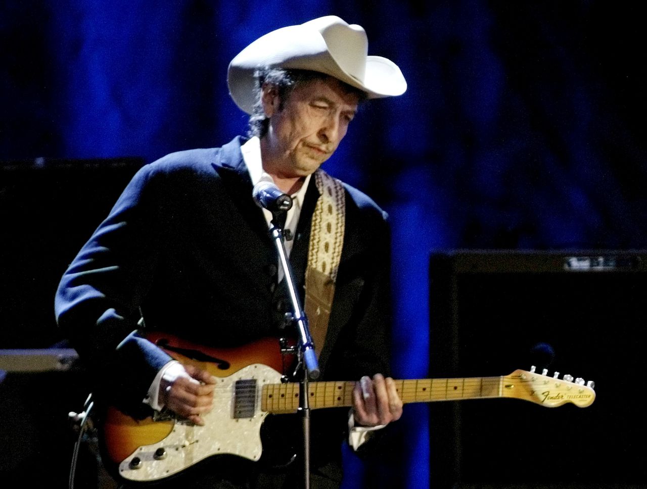 Bob Dylan bij een optreden in Los Angeles in 2004.