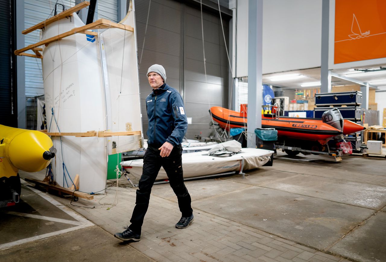 Zeilcoach Arnoud Hummel in het nationaal topzeilcentrum in Scheveningen.