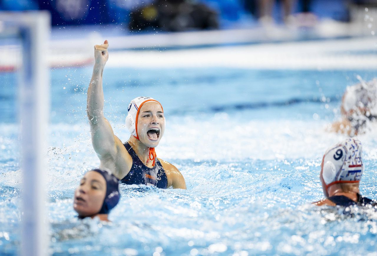 Bondscoach Doudesis wist het al voor de winst van de waterpolosters op Italië: ‘Wij zijn klaar voor ons ultieme doel’ 