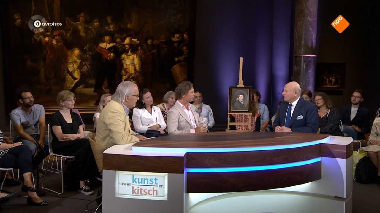 Frits Sissing presenteert de jubileumuitzending van Tussen Kunst en Kitsch (AVROTROS)