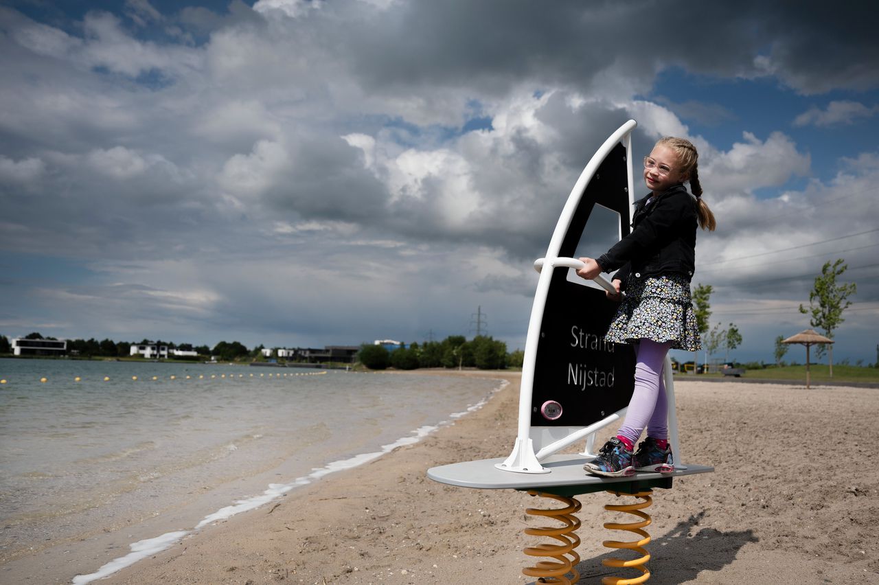 Lauren (6) moest ruim een jaar wachten op zwemles – elk slootje is nu nog een gevaar 