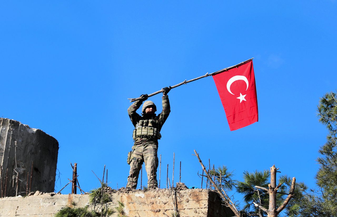 Ruim 300 arrestaties in Turkije wegens kritiek op offensief 