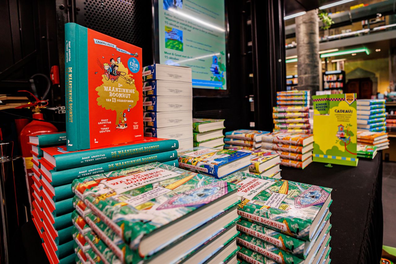 Kinderboekenweek van start, dit keer met het thema Gi-ga-groen! Boekhandel Dominicanen in Maastricht heeft zijn interieur aangepast.