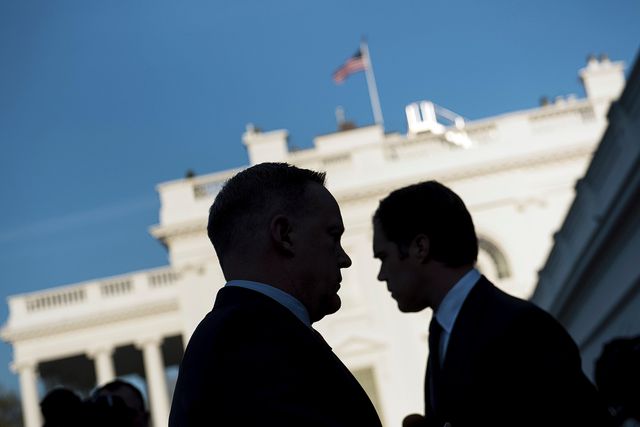 Eerste honderd dagen van Trump - NRC