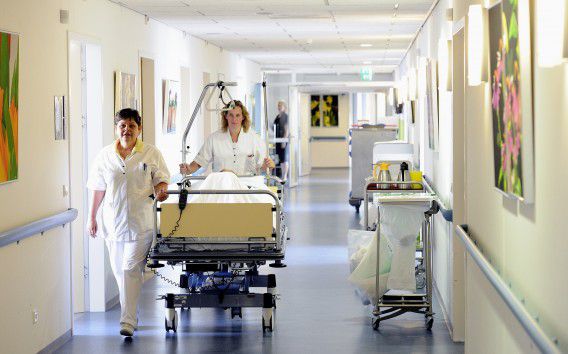 De vijftien grootste ziekenhuizen maakten gezamenlijk meer dan 9 miljard euro winst.
