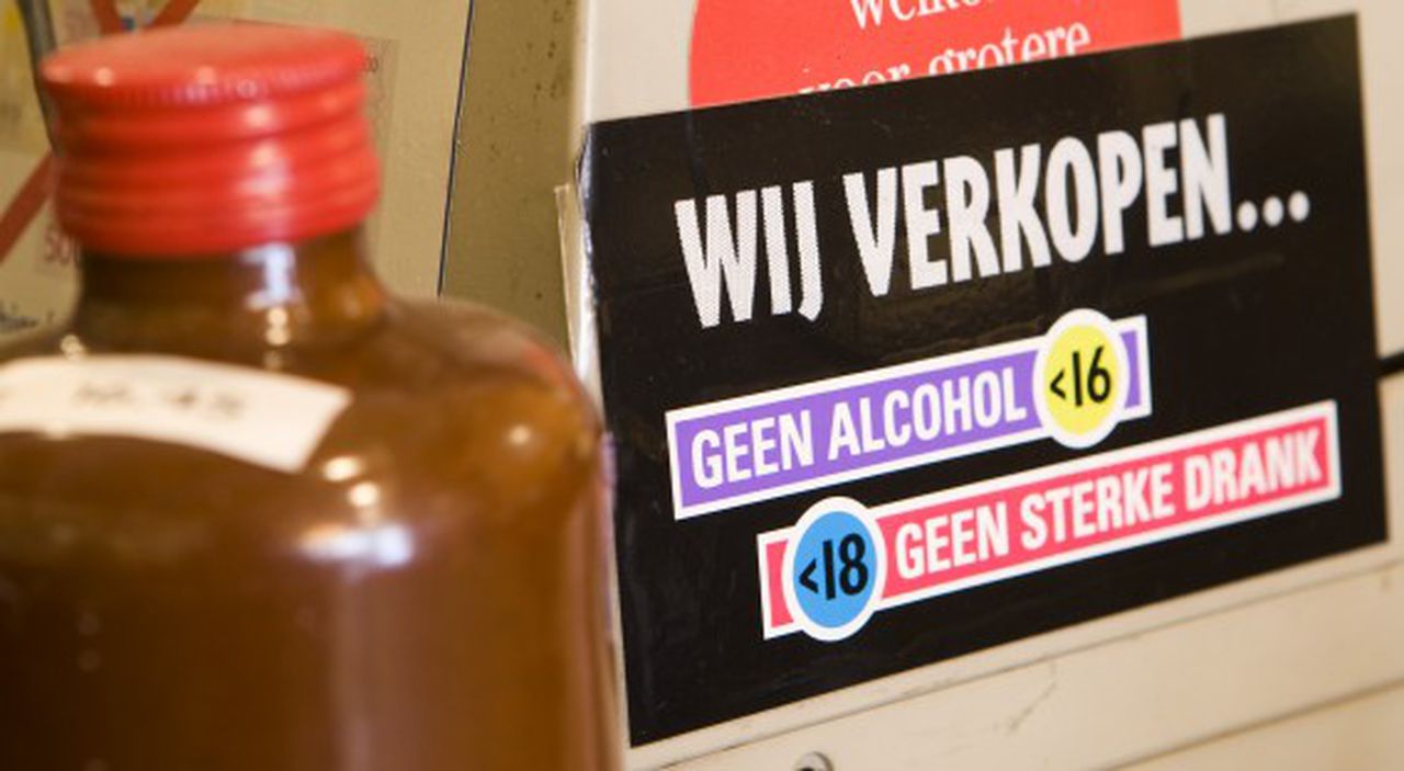 Leeftijdsgrens consumptie alcohol verhoogd naar 18 jaar - NRC