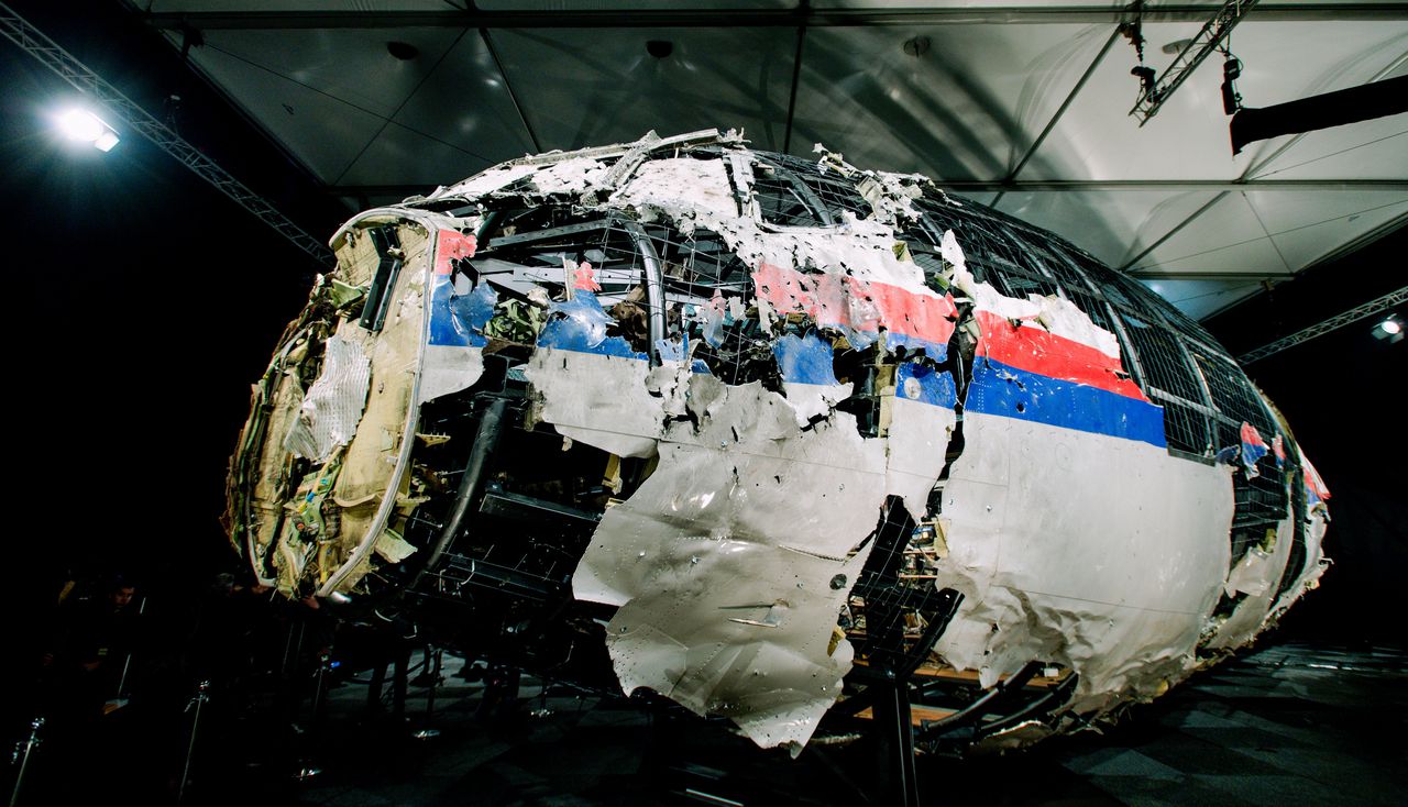 Het voorstuk van de neergestorte MH17. Bij de ramp met het toestel kwamen alle 298 inzittenden om het leven, van wie 196 Nederlanders.
