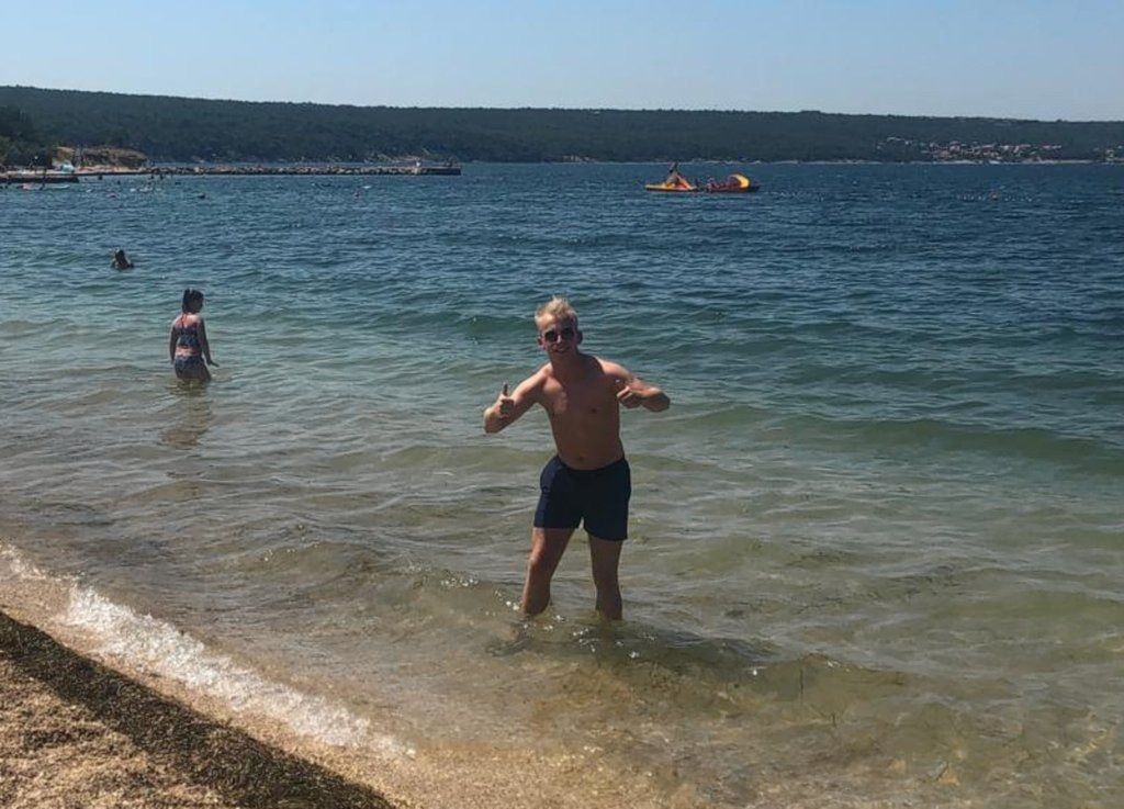 Maurits Kappetijn (20) is op vakantie aan de Adriatische zee in Kroatië: „Ik zie echt niet in hoe ik besmet zou raken.”