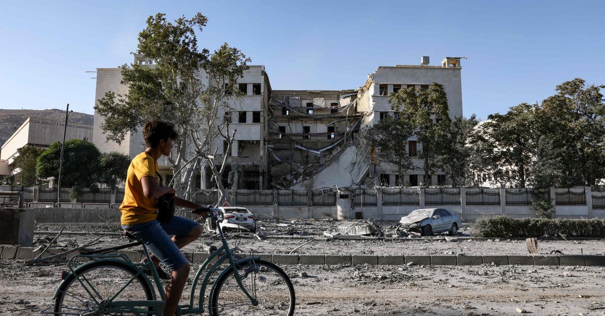 Terwijl Israël met bombardementen de jacht heeft geopend op de Syrische president, verliest Netanyahu de meerderheid in het parlement