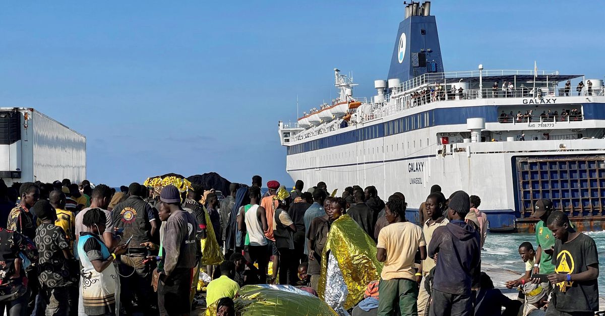 Lampedusa dichiara lo stato di emergenza a causa dell’elevato numero di arrivi di migranti