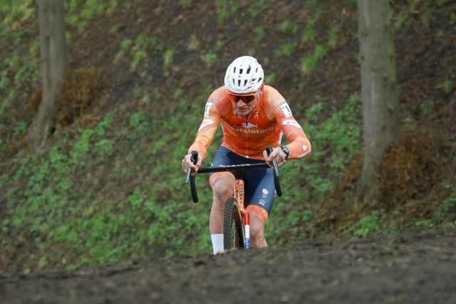 Mathieu van der Poel op weg naar zijn achtste wereldtitel.
