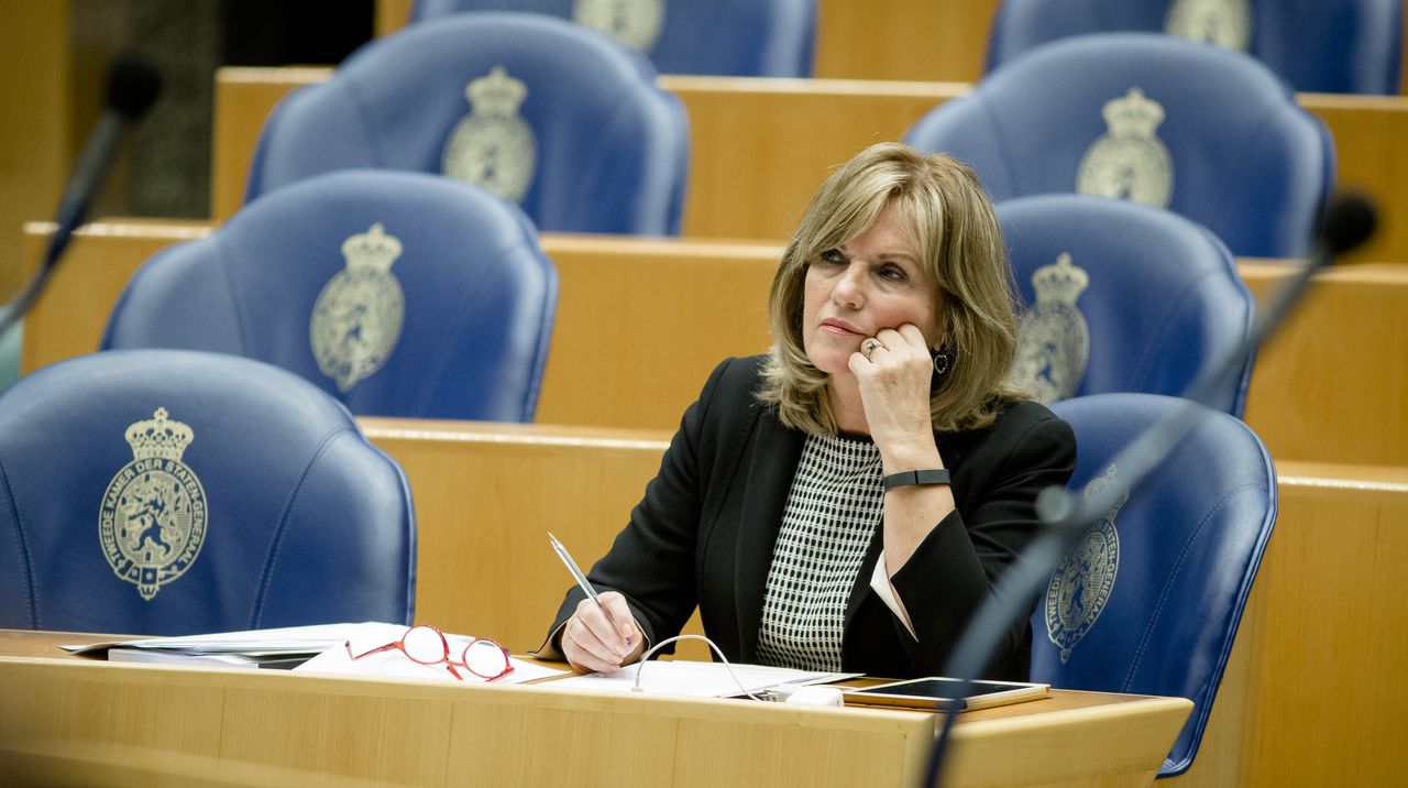 Het Tweede Kamerlid Pia Dijkstra van D66. Zij presenteerde in een uitzending van Nieuwsuur het wetsvoorstel voltooid leven.