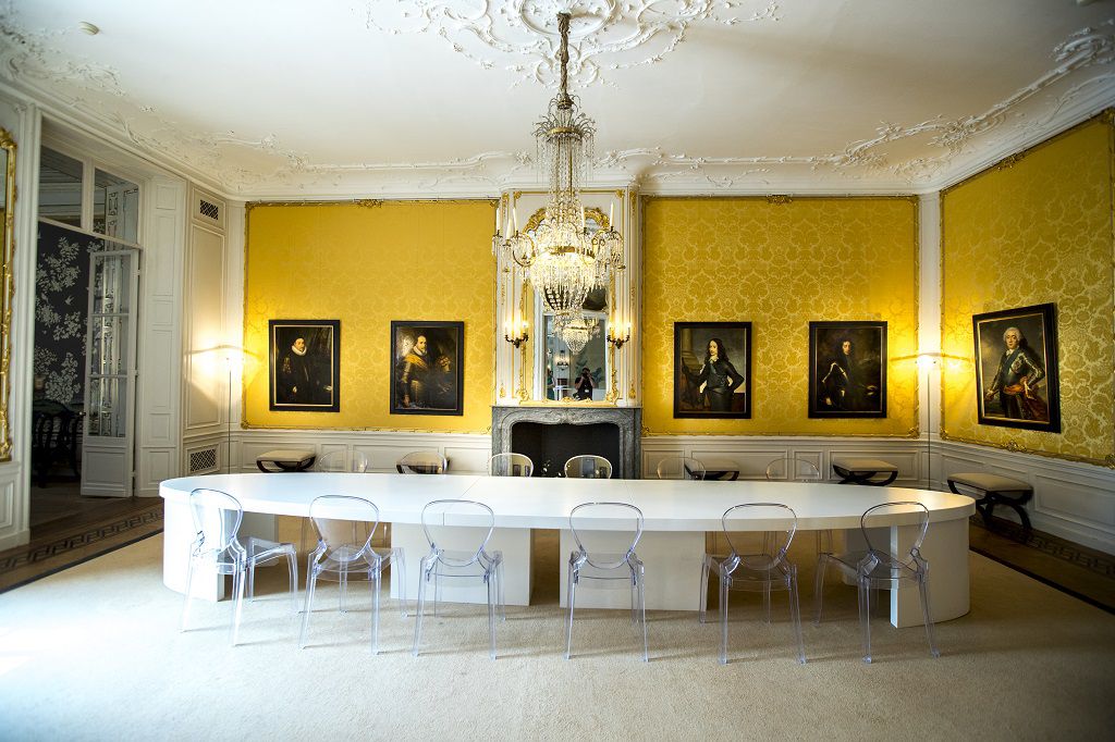 De Salon van het Johan de Witthuis aan de Kneuterdijk in Den Haag, waar maandag en dinsdag de onderhandelingen plaatsvinden.