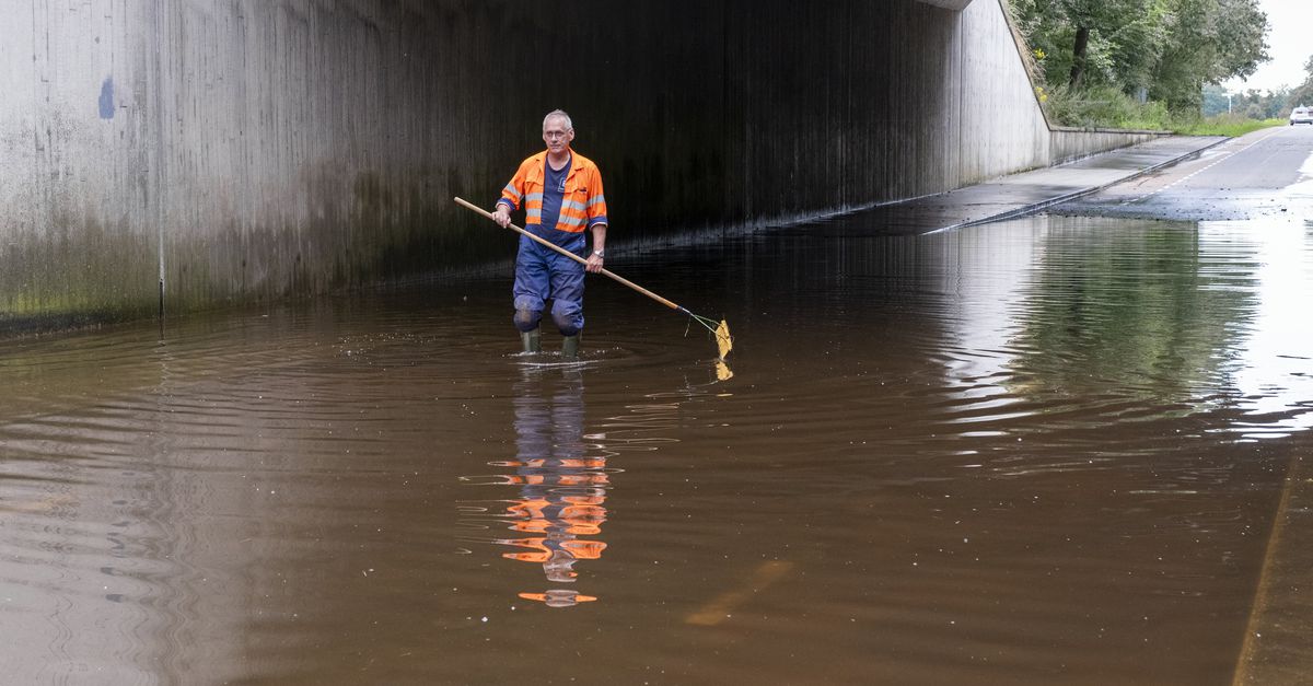 Ineens was het Delftse Bagijnhof in een put veranderd. Hoe gaan wijken om met extreme regen?