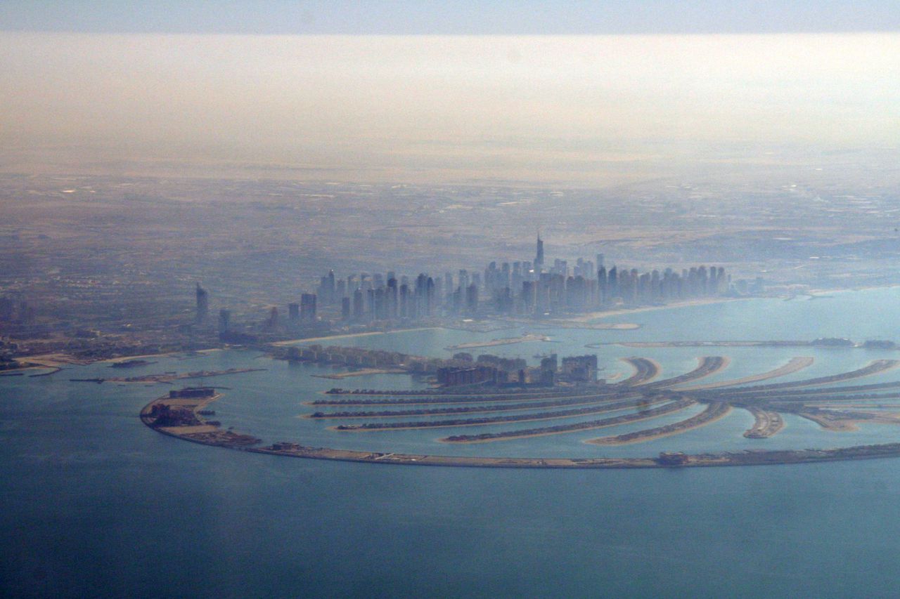De Jumeirah Palm-eilanden voor de kust van Dubai.