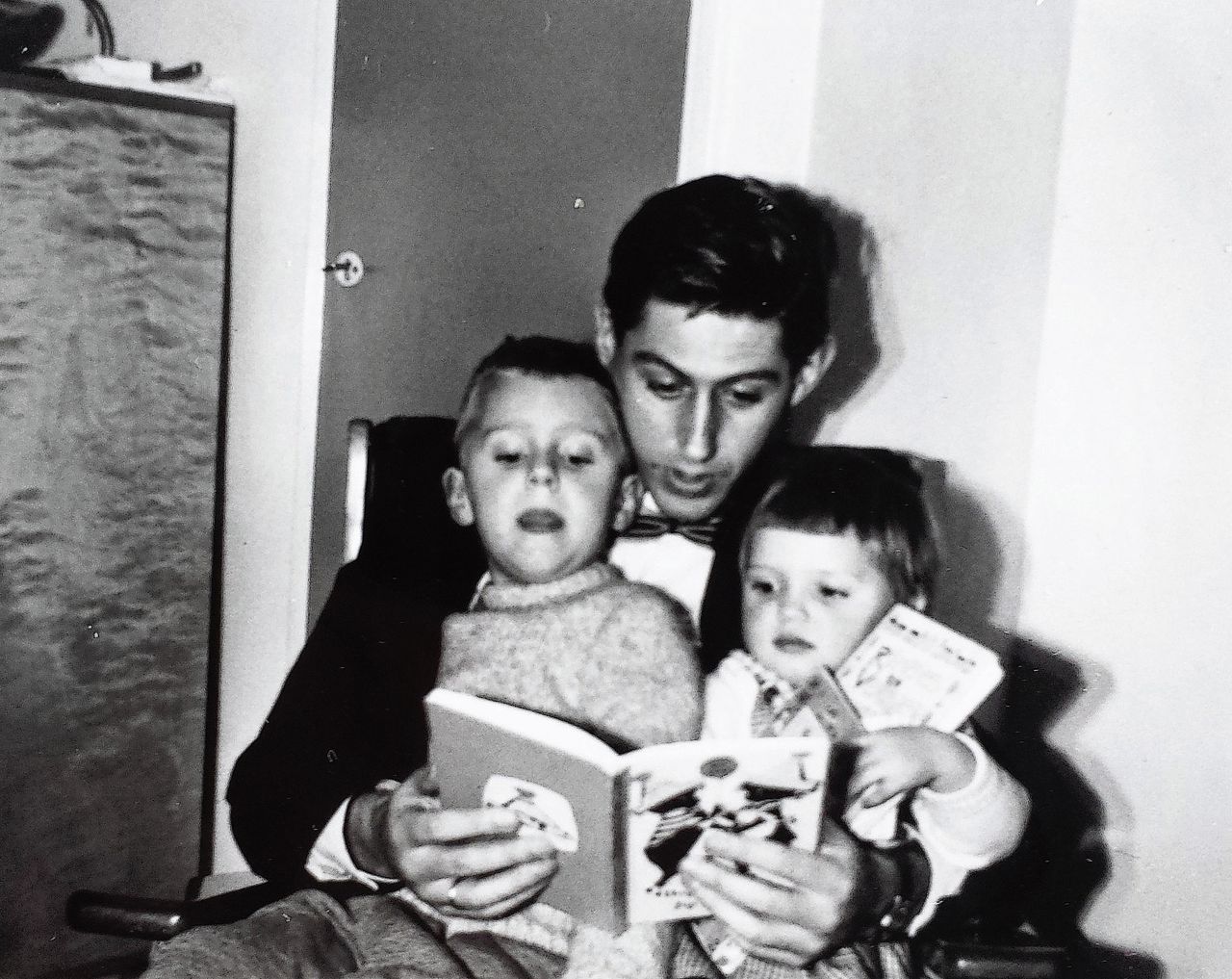 Moerenhout omstreeks 1960, met twee van zijn drie kinderen.