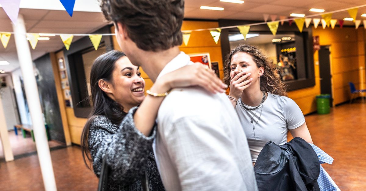 Uitslagendag is een achtbaan voor leerlingen en docenten. ‘Holy shit! Een 8,2 voor wiskunde!’