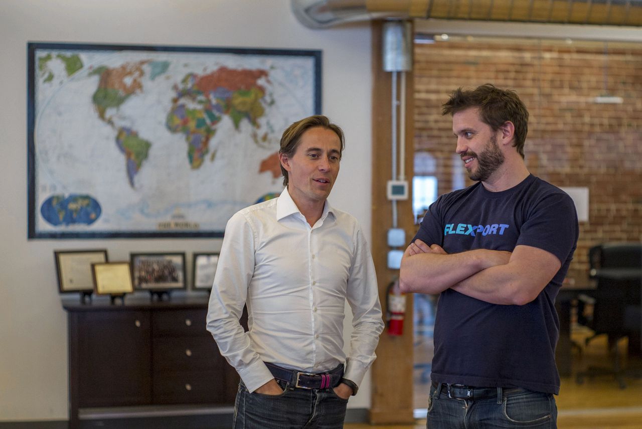 Sanne Manders (links) met Ryan Petersen, topman en medeoprichter van Flexport. „Het is niet enkel gloria. Steeds bots je op grenzen: blijven we snel en wendbaar?”