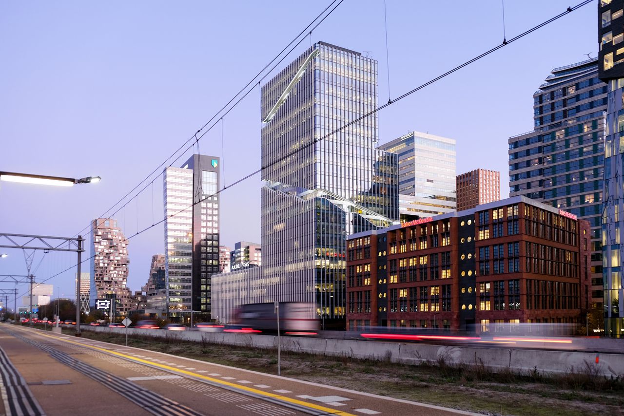 Enkele kantoren aan de Amsterdamse Zuidas, waaronder dat van Houthoff, het 'Kremlinkantoor' volgens medewerkers.