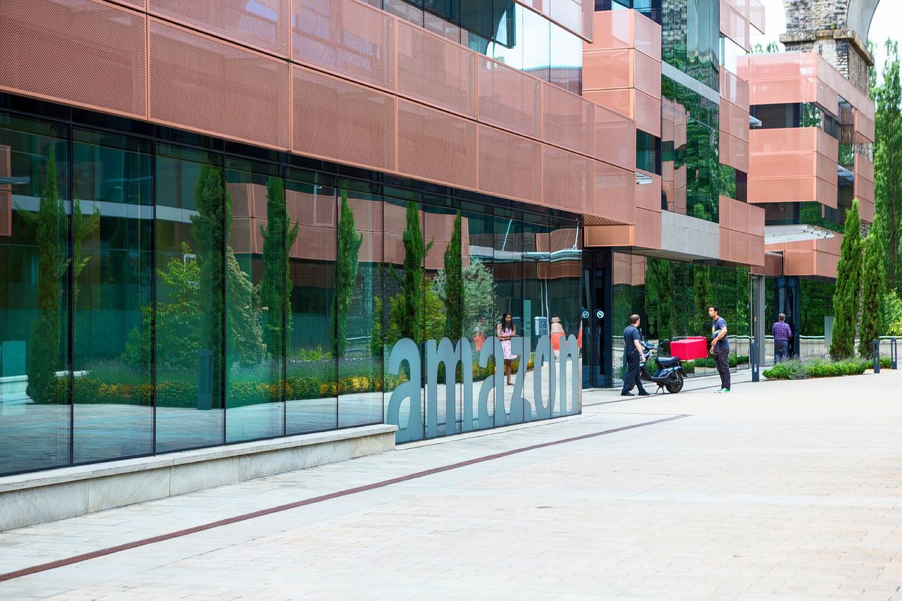 ‘Luxemburg moet nog 250 miljoen bij Amazon innen’ NRC