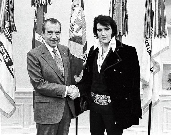De echte Elvis, toen die in 1970 een ontmoeting met president Nixon wist af te dwingen.