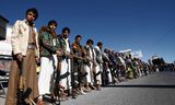Houthi-soldaten, zoals hier in 2017, hebben veel jongeren in hun gelederen en in die groep vallen veel dodelijke slachtoffers. 