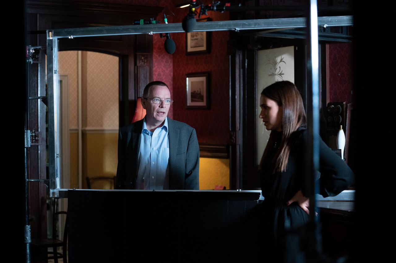 Ian Beale (gespeeld door Adam Woodyatt) en Dotty Cotton (Milly Zero) in Eastenders. Foto Jack Barnes / BBC