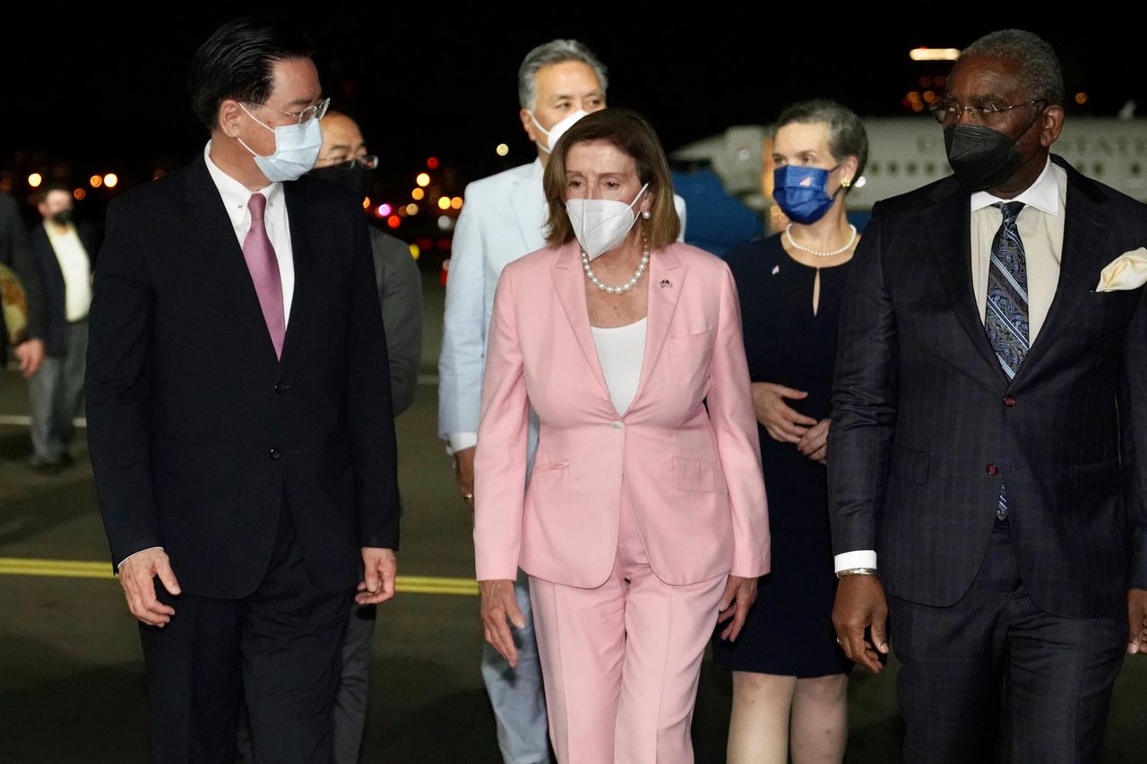 Nancy Pelosi komt aan in Taiwan voor bij China gevoelig bezoek 