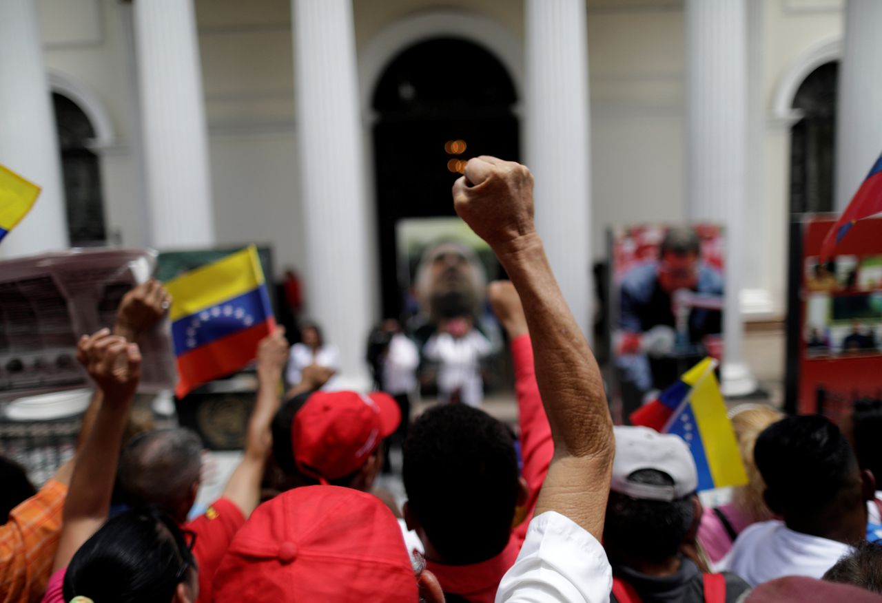 Venezolaanse leger slaat militaire opstand neer 