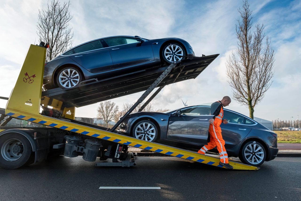 De Tesla 3 was afgelopen jaar de meest verkochte auto in Nederland. Na onrustige jaren is het bedrijf nu in rustiger vaarwater beland.