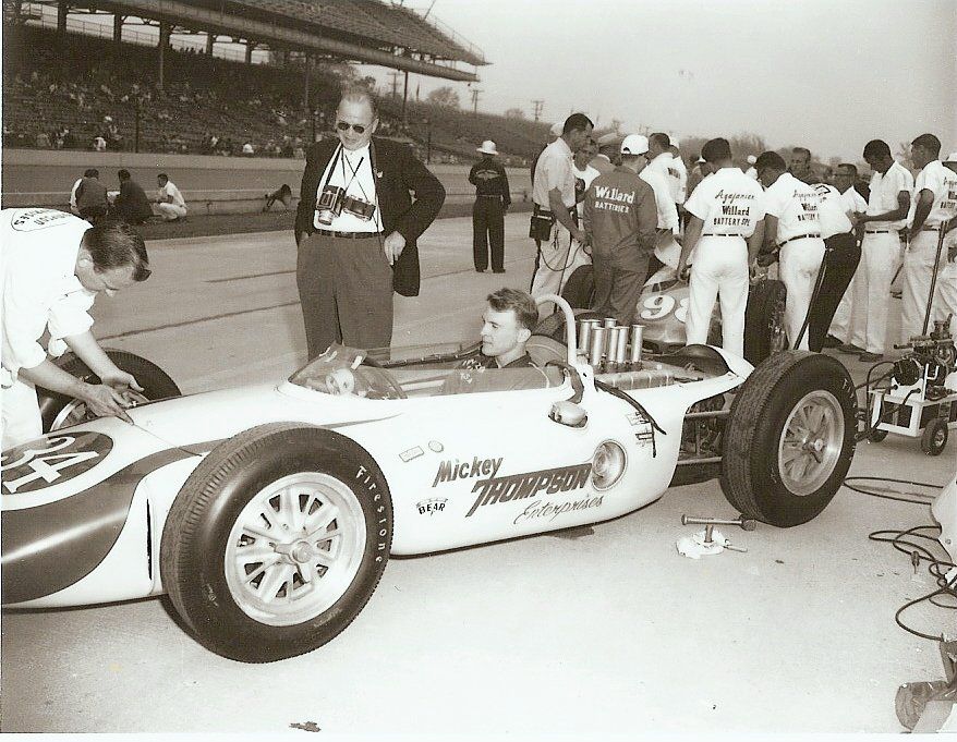 Onder de champagnedouche van Dan Gurney 