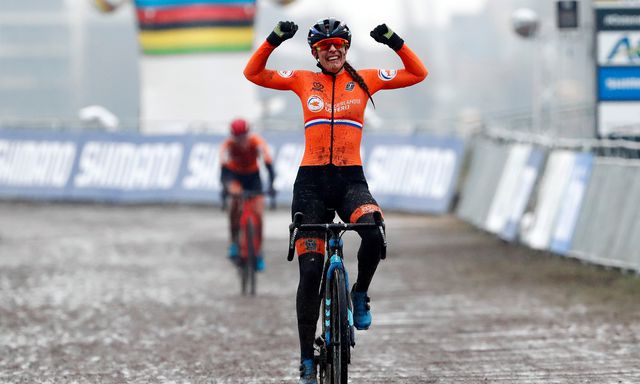 Mathieu Van Der Poel Heeft Als Veldrijder Nu Een Streepje Voor Op Wout Van Aert Nrc