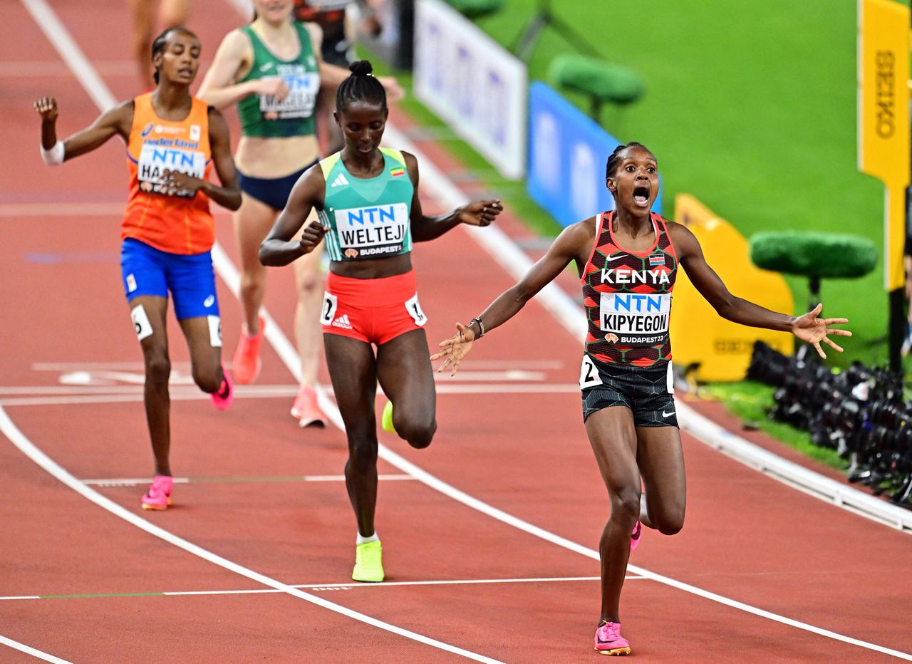 Sifan Hassan pakt brons op 1.500 meter, Faith Kipyegon voor derde WK op rij de snelste 