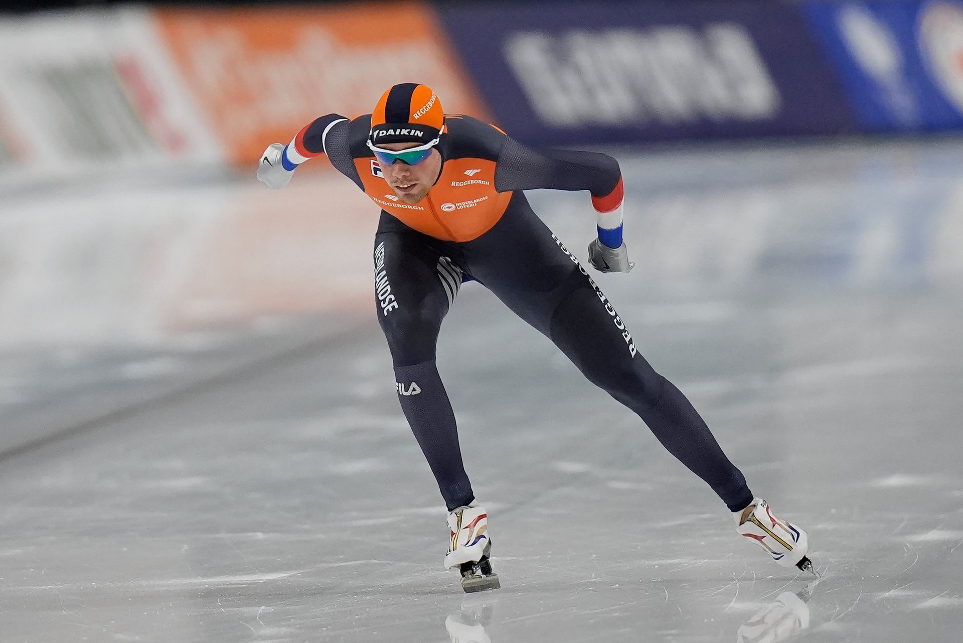 De laatste nacht voor de race voelt een schaatser zich als een dier in