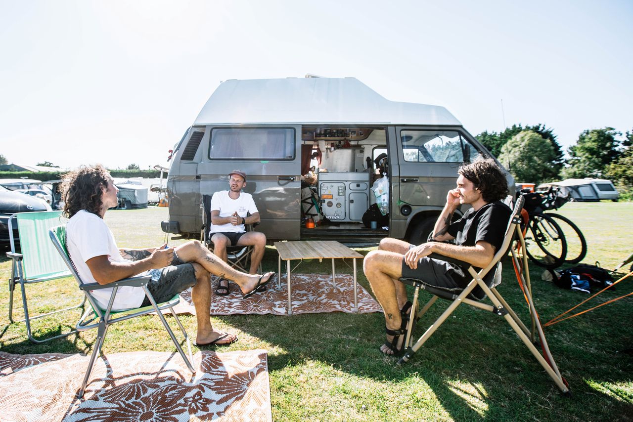 De leden van Paceshifters op camping ’t Weergors tijdens hun campingtour.  Dieuwertje Bravenboer