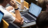 Studenten tijdens een hoorcollege op de Radboud Universiteit.