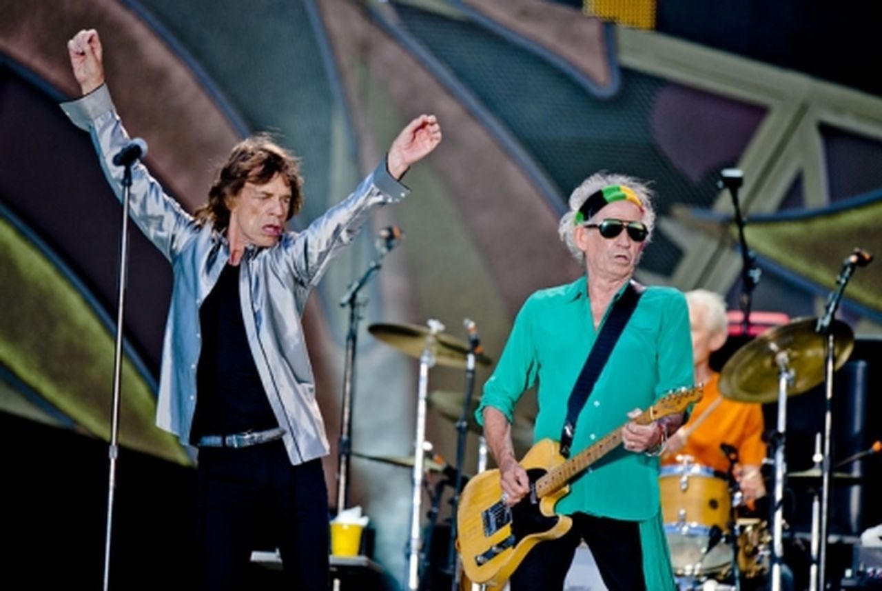 Mick Jagger en Keith Richards tijdens het concert van The Rolling Stones op de eerste dag van het Pinkpopfestival in Landgraaf.