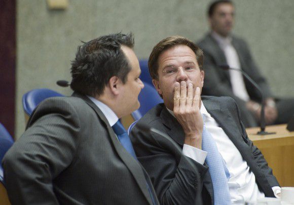 Den Haag : 19 mei 2011 Verantwoordingsdebat, premier Rutte en minister De Jager luisteren naar de inbreng van PVV-leider Wilders. foto Â© Roel Rozenburg