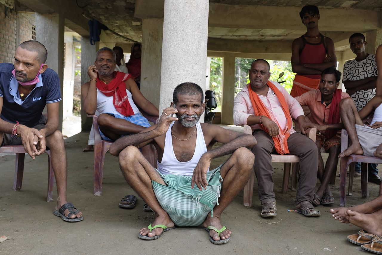 In het dorp wachten Indiase arbeidsmigranten alleen schulden 